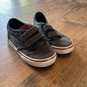 Vans little kid sneakers